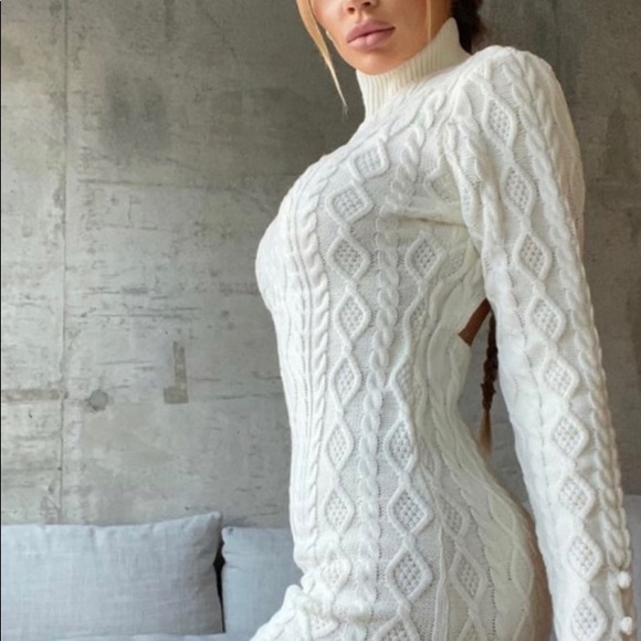 SOLD OUT ❌ALONDRA SWEATER DRESS - Picture 2 of 4